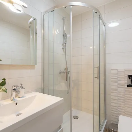 Hedera Studio 3 *