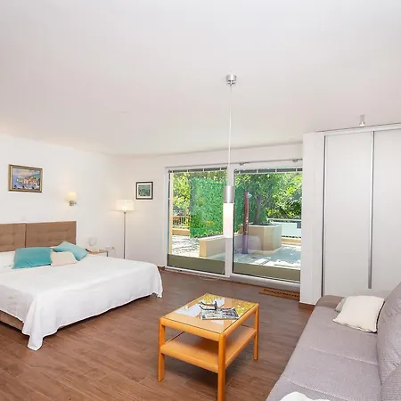 Hedera Studio 3 * Mokošica